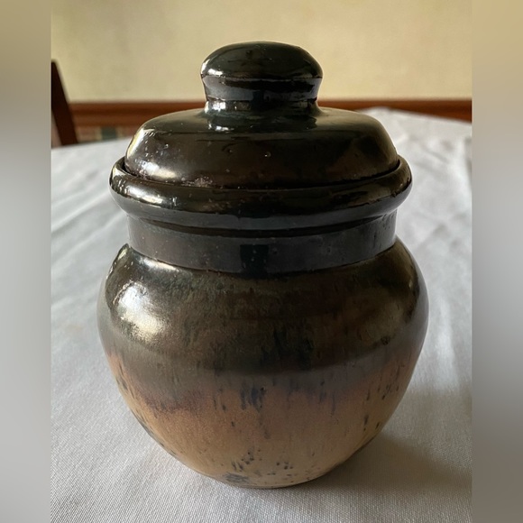 Artisan Ceramic Honey Pot Signed & Dated J. Nichols - Picture 5 of 7